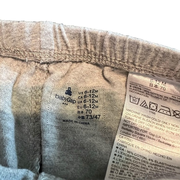 Baby Gap grey pants 6-12 months - Picture 3 of 3